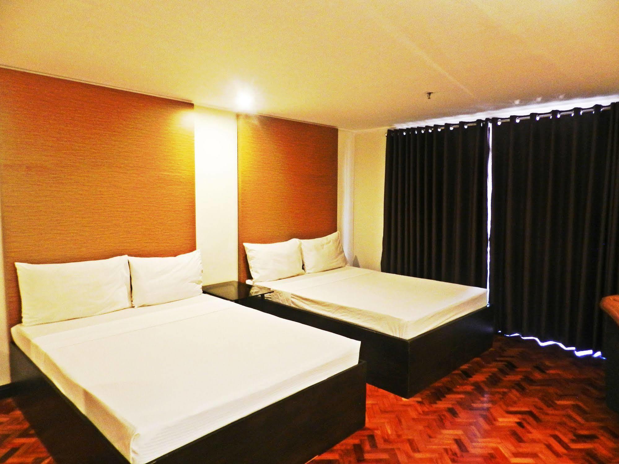 ซัลเซโด สวีทส์ Aparthotel Makati City ภายนอก รูปภาพ