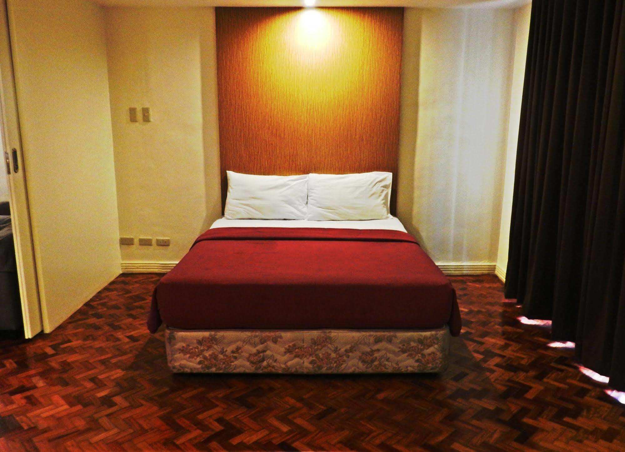 ซัลเซโด สวีทส์ Aparthotel Makati City ภายนอก รูปภาพ