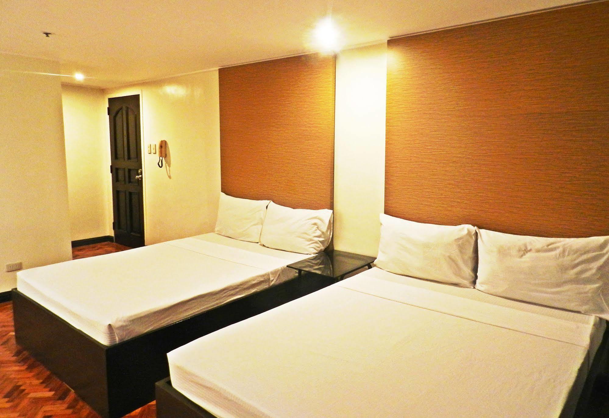 ซัลเซโด สวีทส์ Aparthotel Makati City ภายนอก รูปภาพ