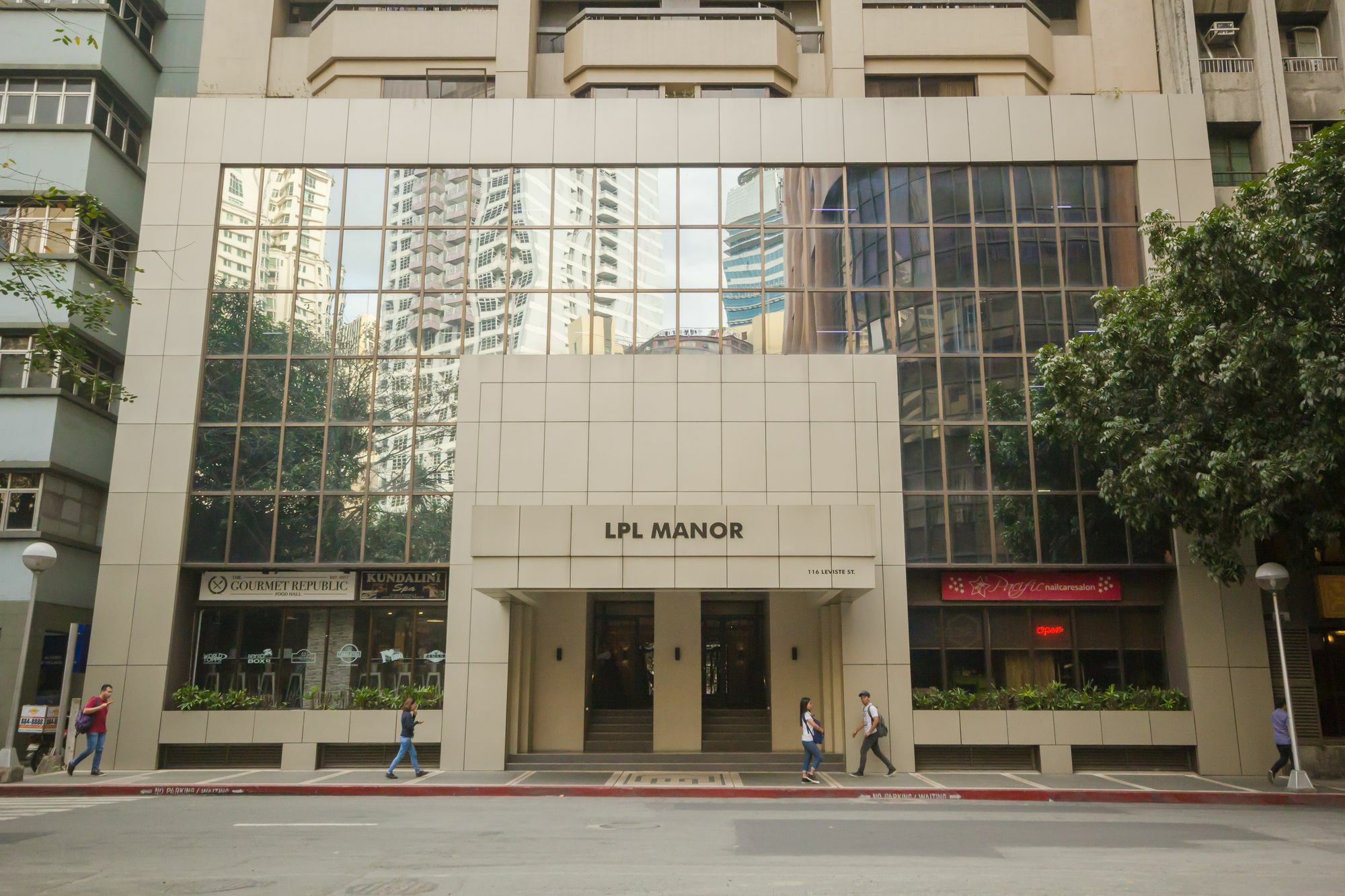 ซัลเซโด สวีทส์ Aparthotel Makati City ภายนอก รูปภาพ